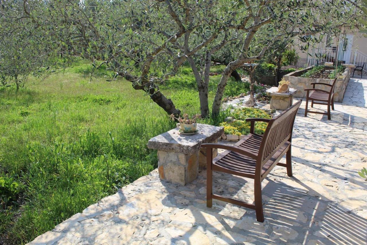 Spacious Bedroom For Two With Pool View - Pansion Hajduk Korčula Esterno foto