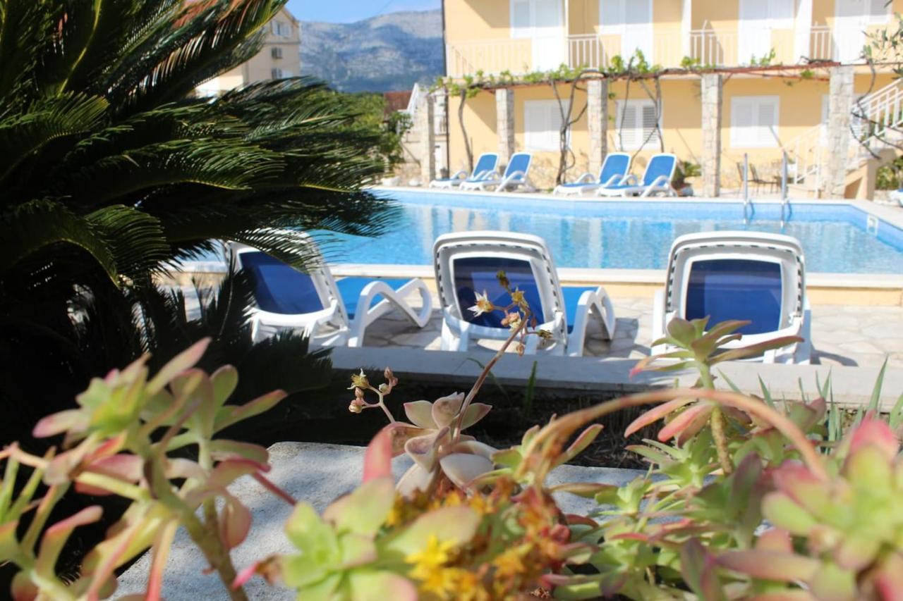 Spacious Bedroom For Two With Pool View - Pansion Hajduk Korčula Esterno foto